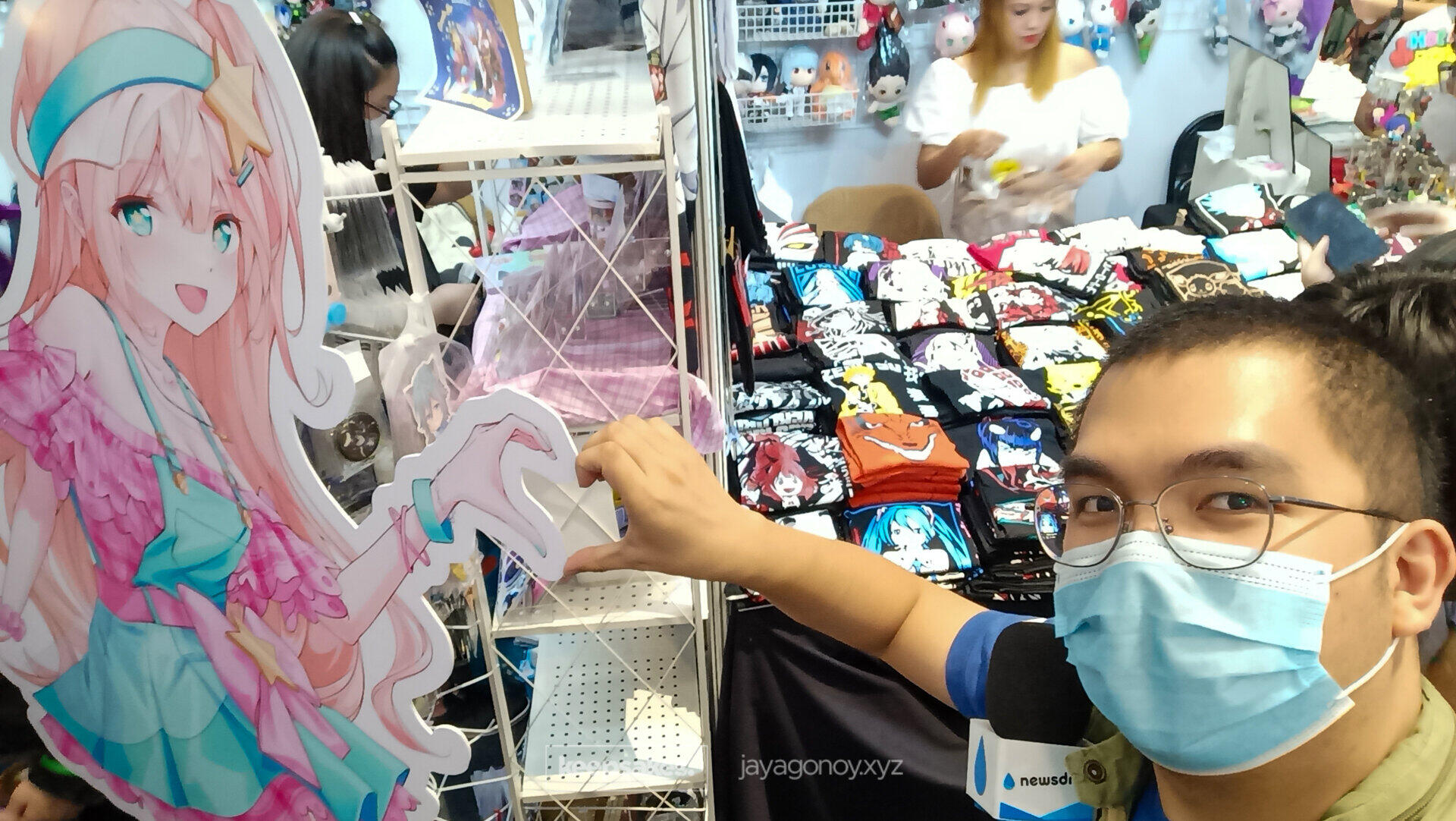 Cornelia Star at Gamer’s High! booth. She is selling Tasty Treats again, this time it’s air-fried. Still delicious.